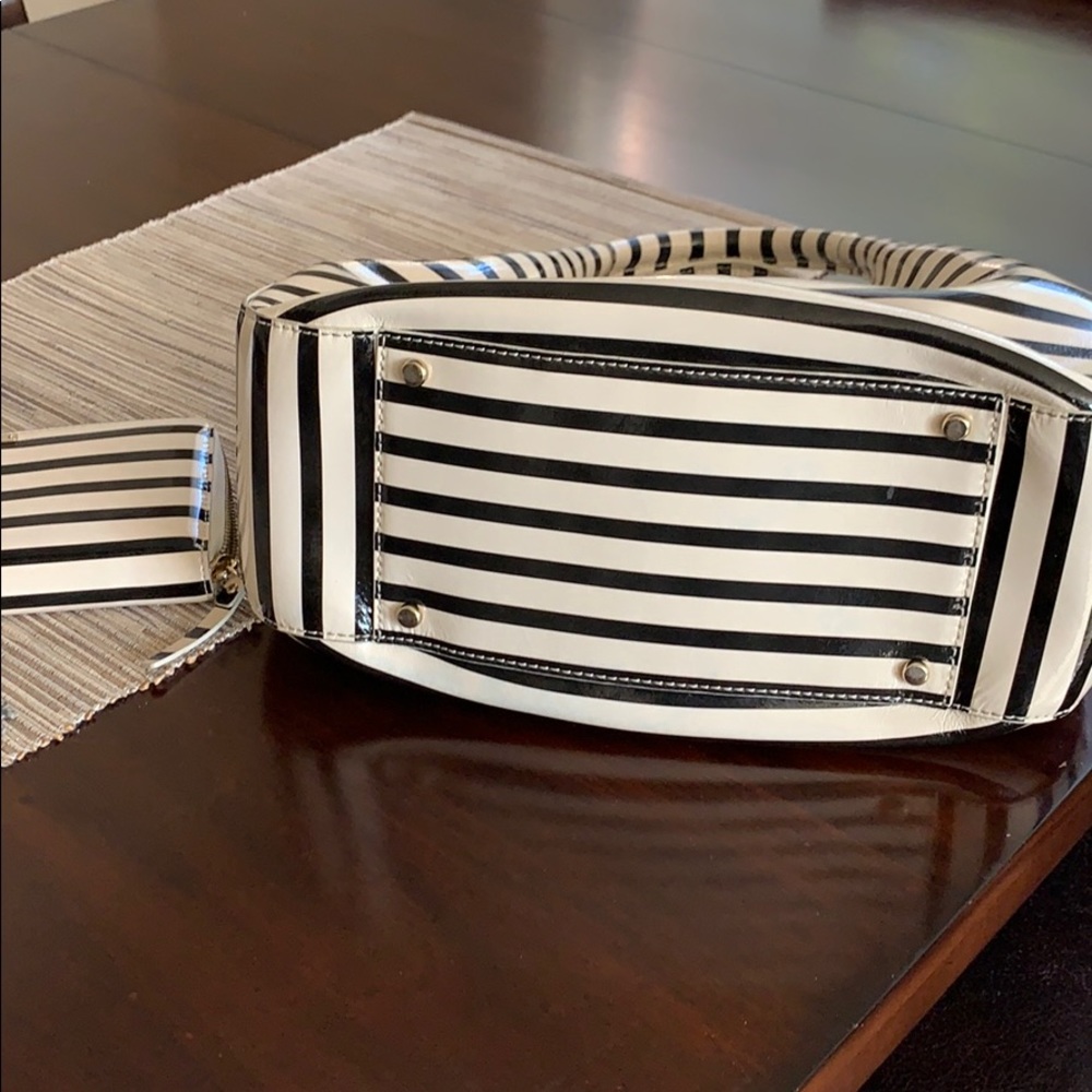 Kate Spade Handbag w/Wallet - Picture 11 of 12